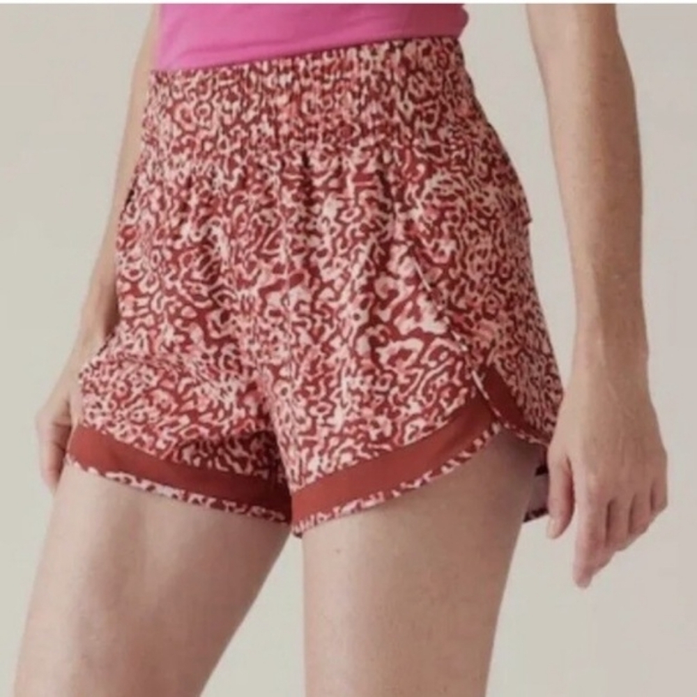 NWOT Athleta Mesh Racer Run High Rise 3" short Medium